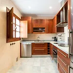 Conde Collection Gran Poder شقة